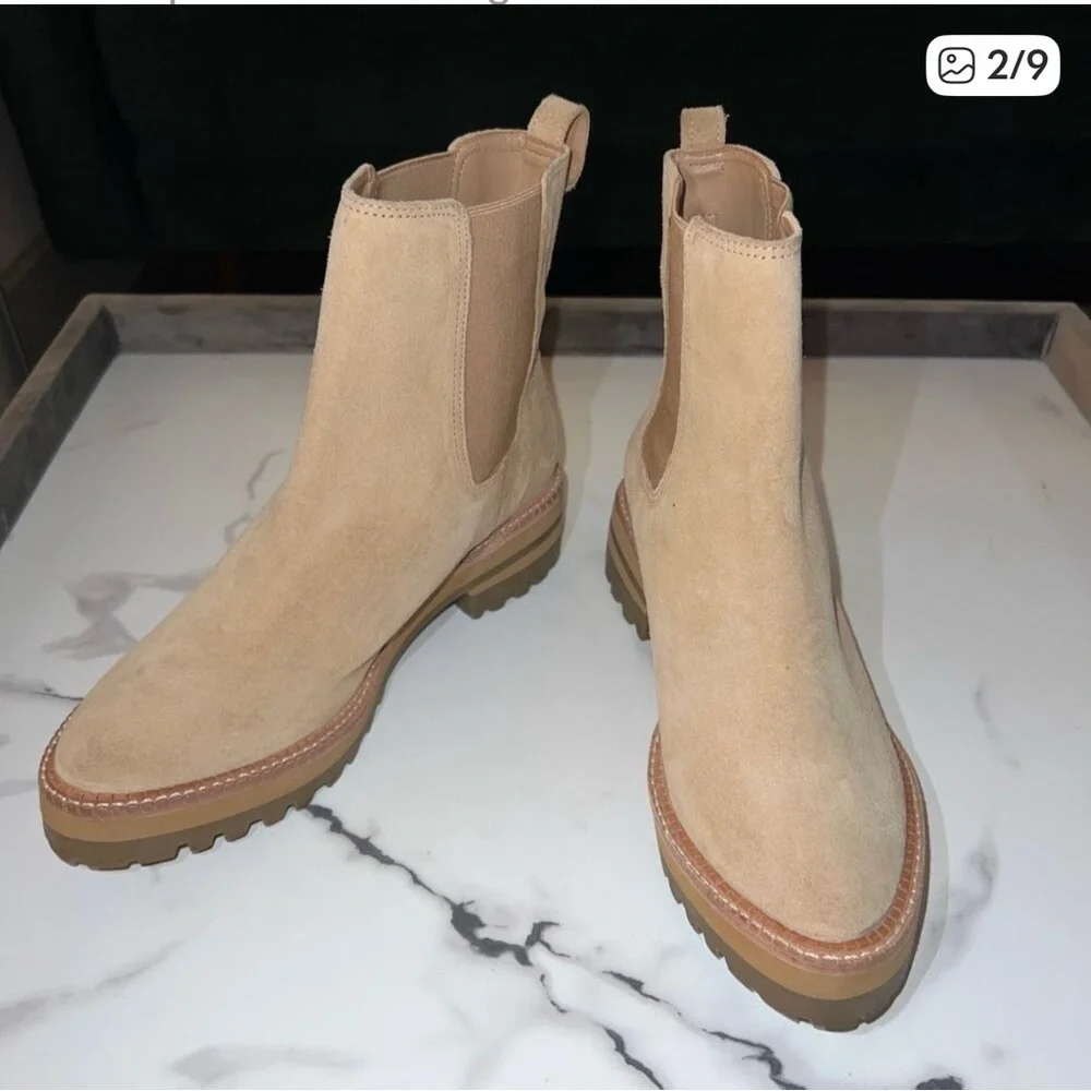 NEW Kaanas MontenegroBeige Suede Chelsea Booties Size 6